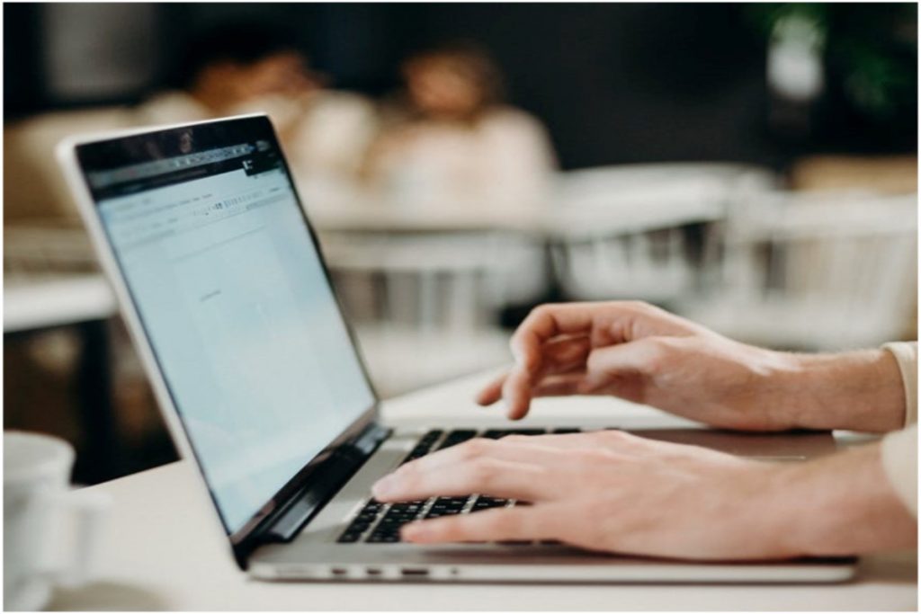 How To Regulate And Plan Emails For Email Marketing Campaigns?